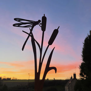 Garden Stems - Harvest mouse